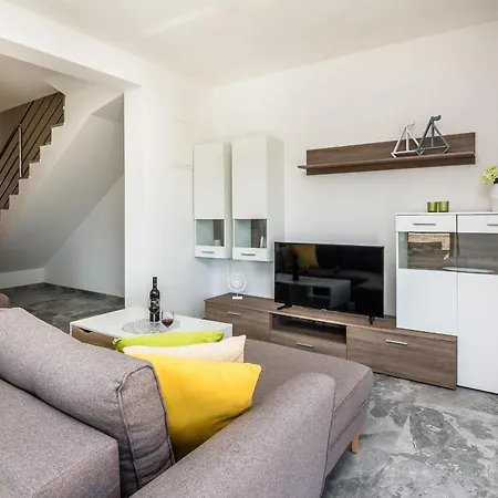 Holiday House With A Parking Space - 20224 Hébergement de vacances